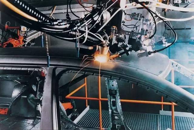鈑金加工中的激光焊接到底是什么？-鈑金加工珠海機(jī)箱機(jī)柜設(shè)備外殼激光切割中山銘偌金屬制品有限公司