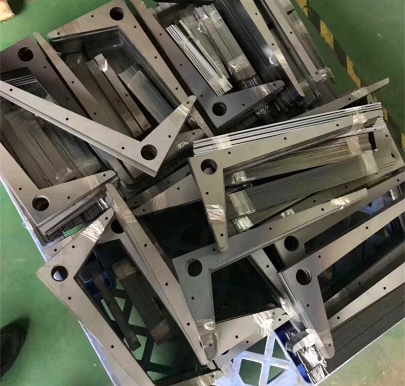 鈑金加工和五金加工的區(qū)別在哪？-鈑金加工珠海機(jī)箱機(jī)柜設(shè)備外殼激光切割中山銘偌金屬制品有限公司